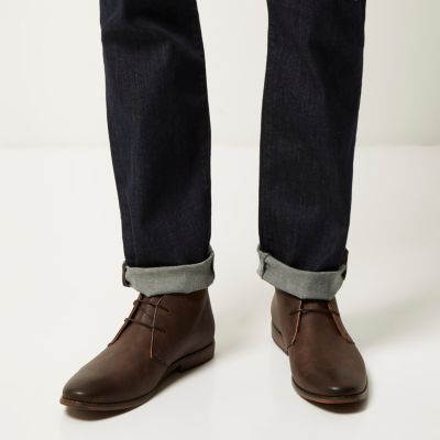 Brown burnished lace up chukka boots